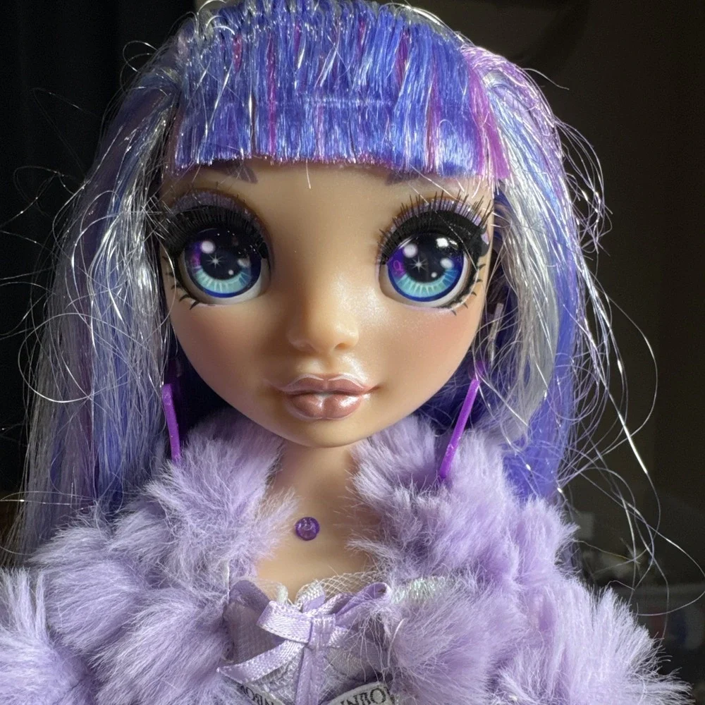 Rainbow‎ High Violet Willow Fashion Doll 2019 Purple Glitter Sequin Fur Outfit